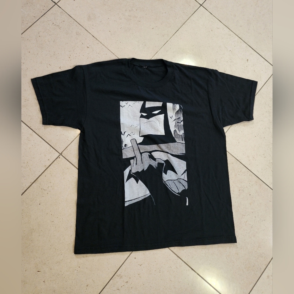 DC Batman Animated Finger Flip B&W Adult Mens T-Shirt Size Large